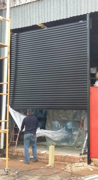 Porta de enrolar motorizada