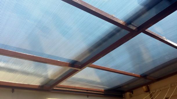 Pergolado retrátil de policarbonato 