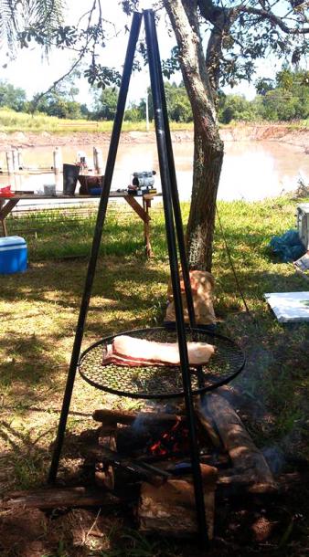 Churrasqueira grelha suspensa