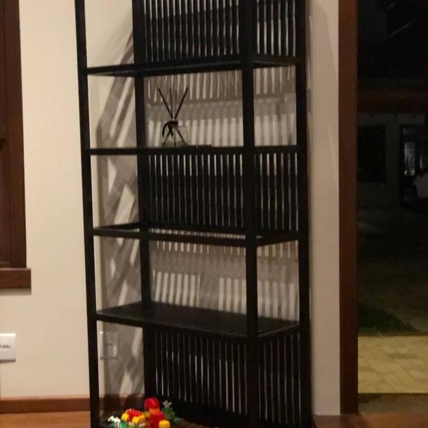 Estante em aço sob medida